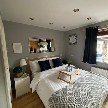 לונדון Amazing En-Suite Apartment In Finchley Central מראה חיצוני תמונה
