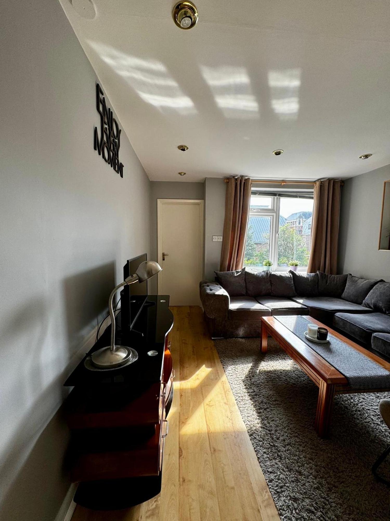 לונדון Amazing En-Suite Apartment In Finchley Central מראה חיצוני תמונה