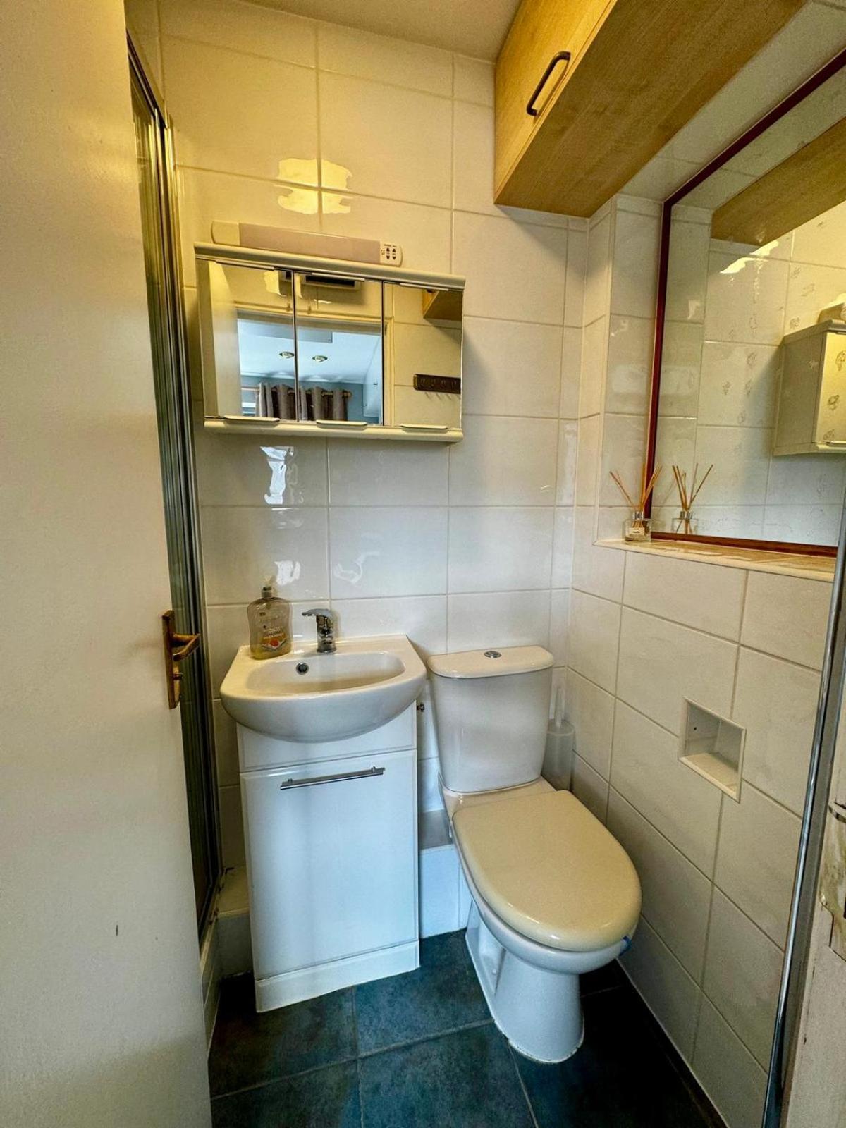 לונדון Amazing En-Suite Apartment In Finchley Central מראה חיצוני תמונה