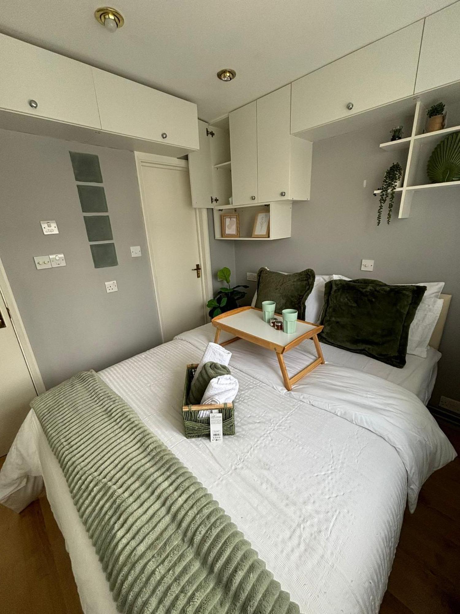 לונדון Amazing En-Suite Apartment In Finchley Central מראה חיצוני תמונה