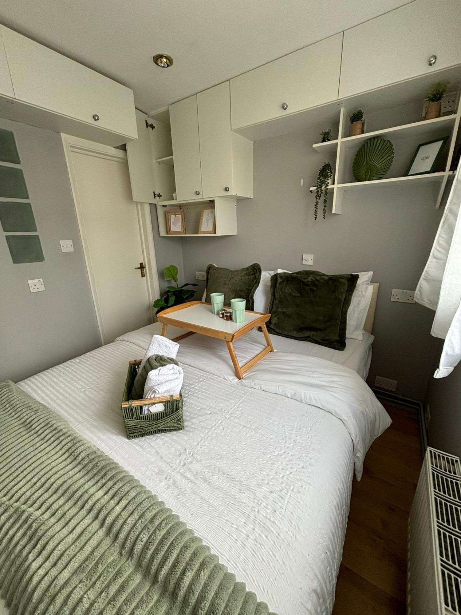 לונדון Amazing En-Suite Apartment In Finchley Central מראה חיצוני תמונה