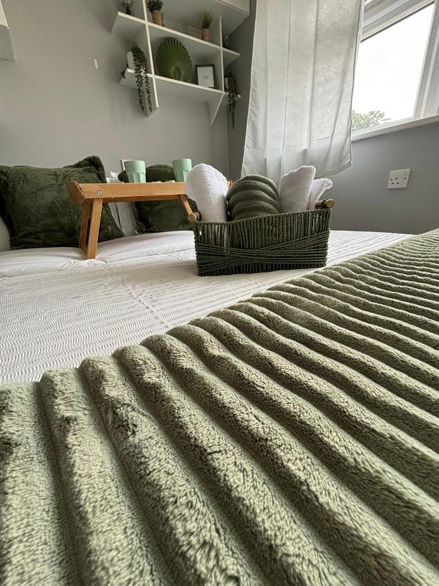 לונדון Amazing En-Suite Apartment In Finchley Central מראה חיצוני תמונה